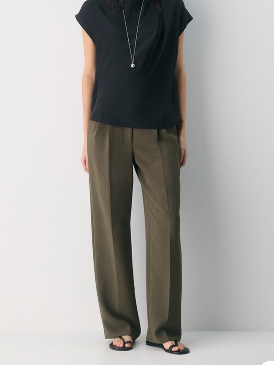Aritzia Pants - Aritzia Olive Green Lo Rise Regular Crepette Effortless Pant
